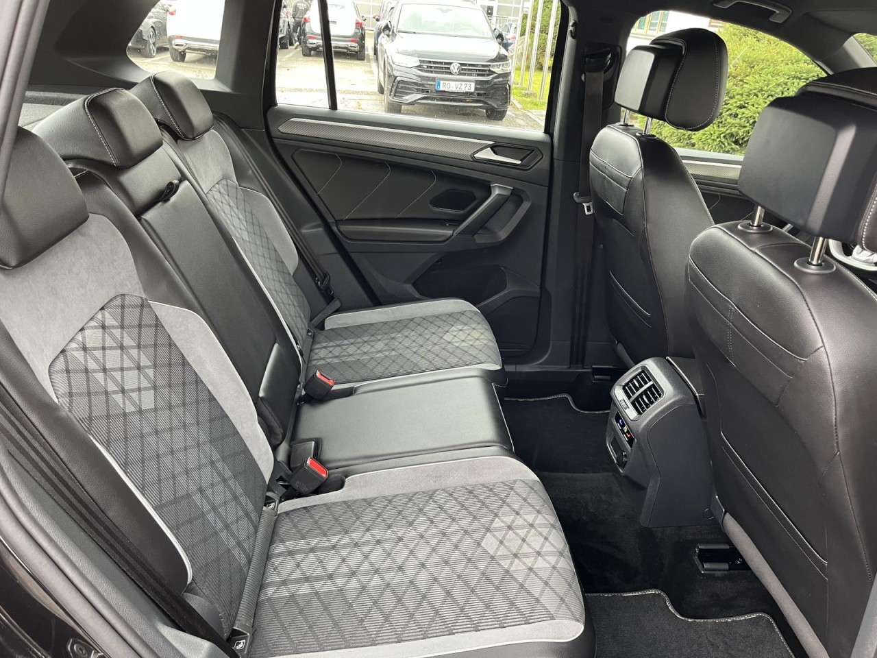 Tiguan 2,0 TDI DSG 4Motion R-Line (Navi+LED+RearView)