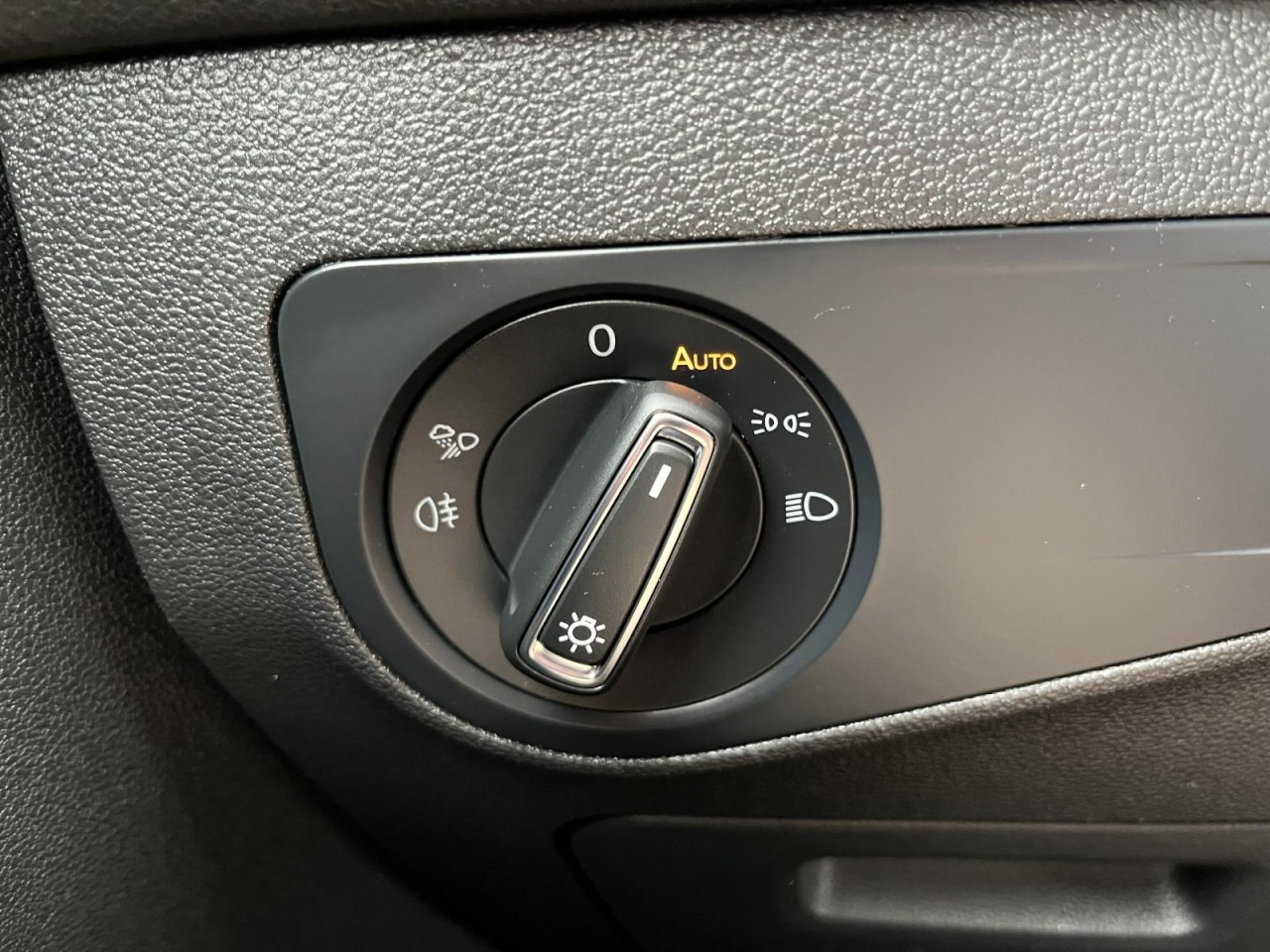 Tiguan 2,0 TDI DSG 4Motion R-Line (Navi+LED+RearView)