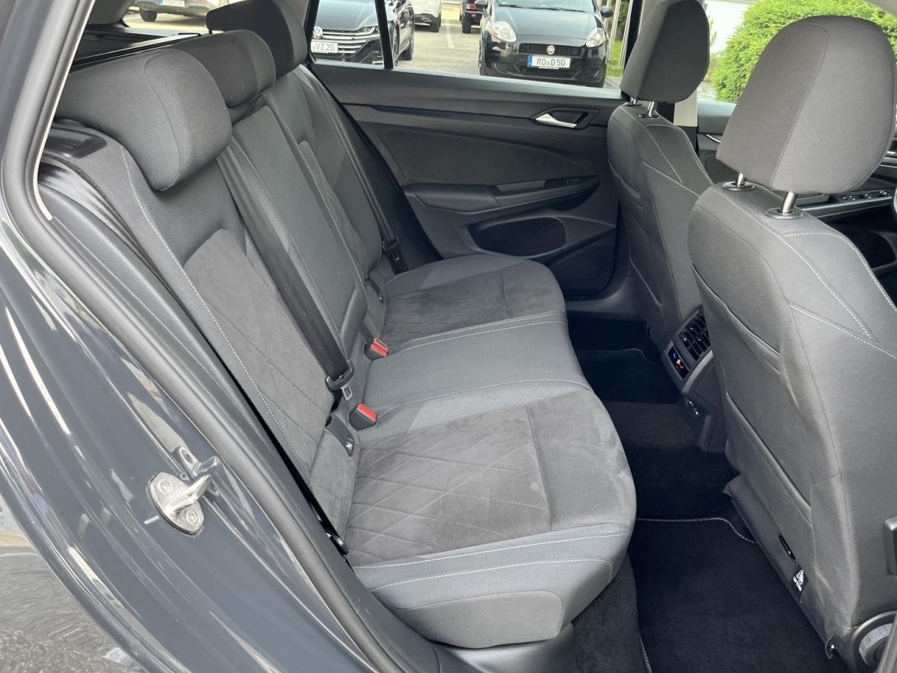 Golf VIII Variant 2,0 TDI DSG Style (LED+RearView)