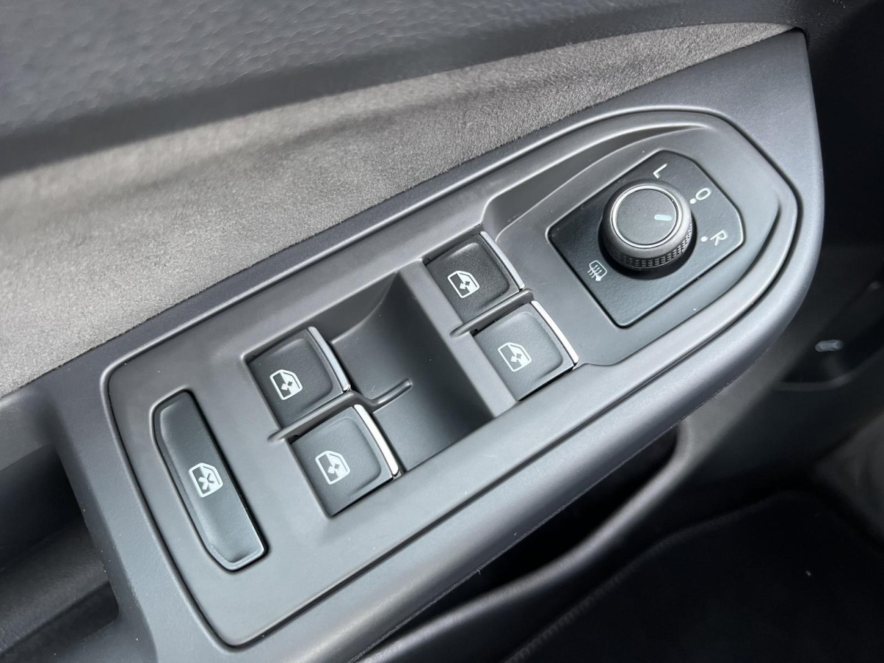 Golf VIII Variant 2,0 TDI DSG Style (LED+RearView)