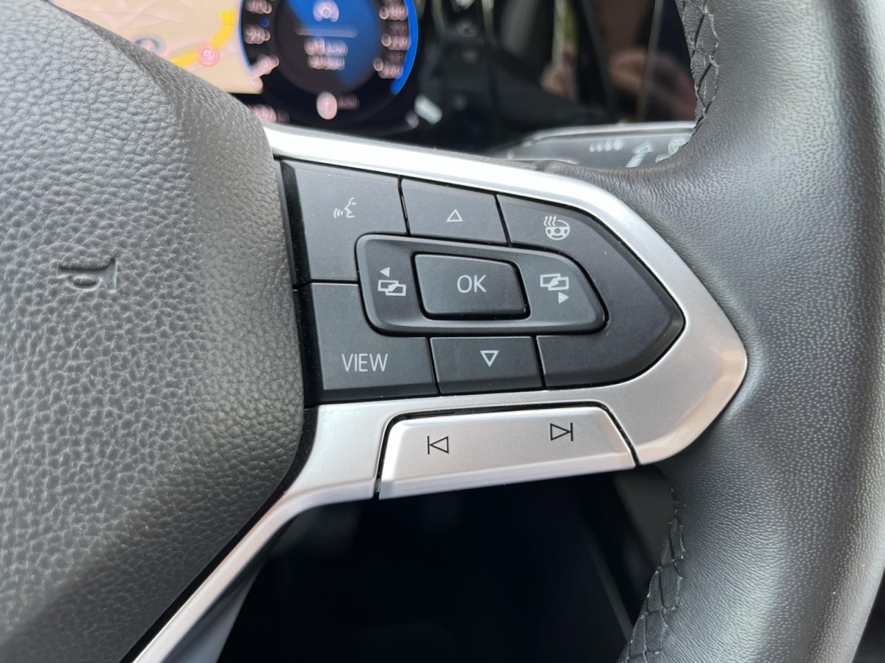 Golf VIII Variant 2,0 TDI DSG Style (LED+RearView)
