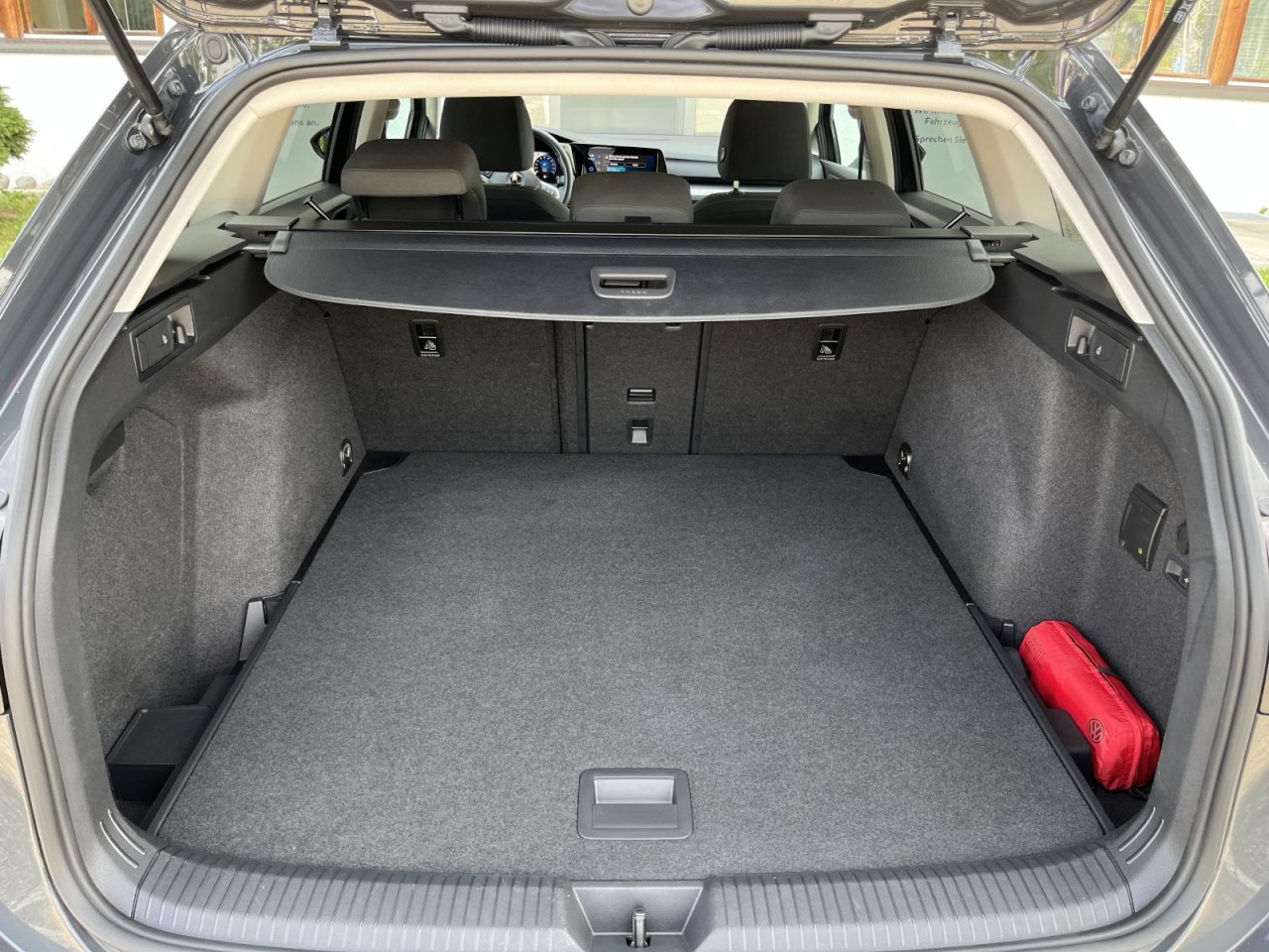 Golf VIII Variant 2,0 TDI DSG Style (LED+RearView)