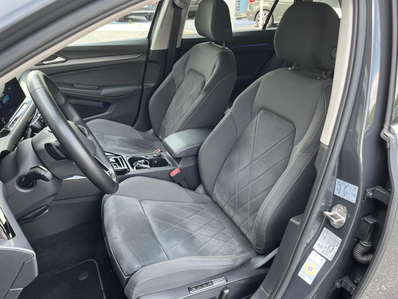 Golf VIII Variant 2,0 TDI DSG Style (LED+RearView)