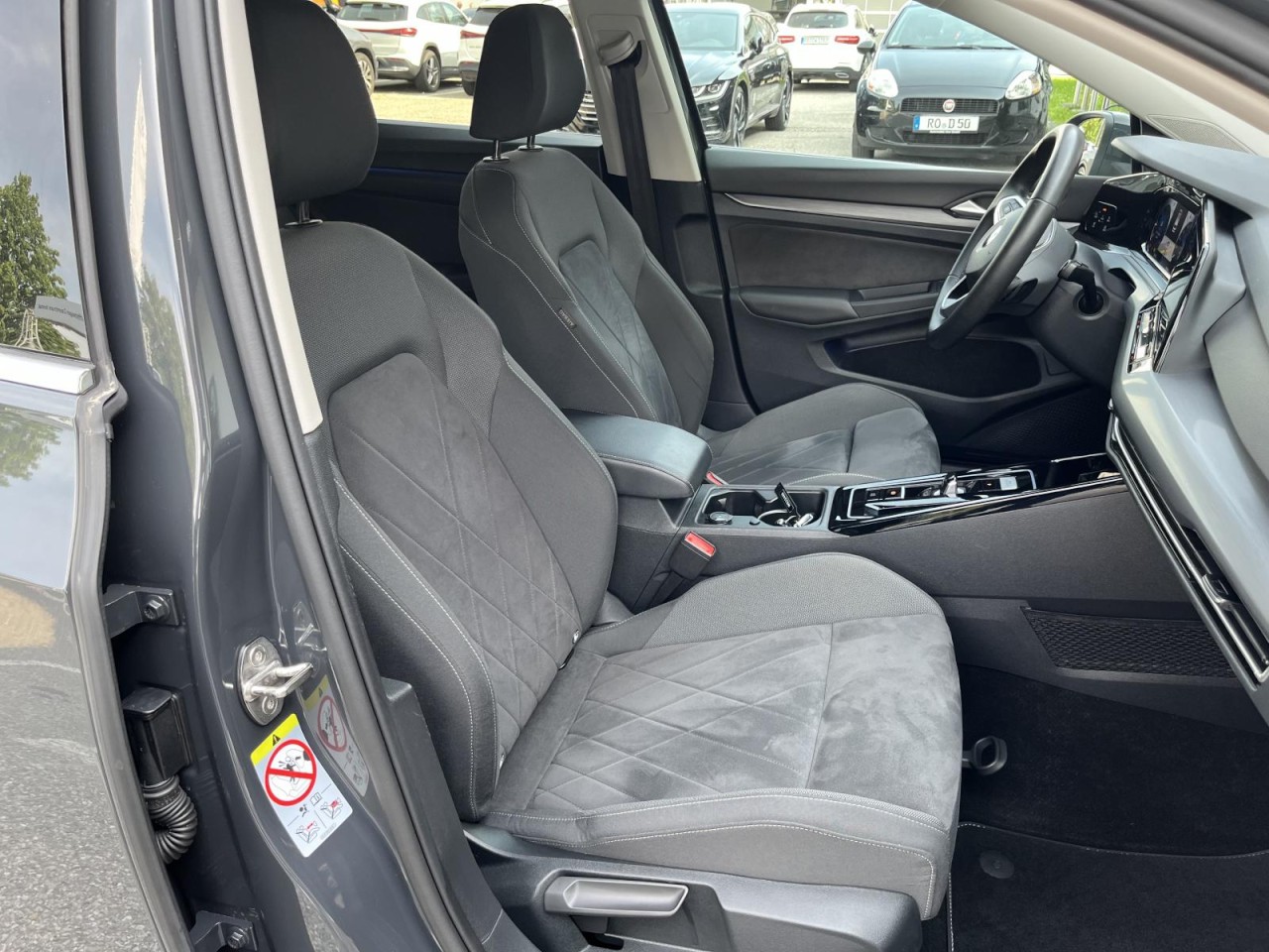 Golf VIII Variant 2,0 TDI DSG Style (LED+RearView)