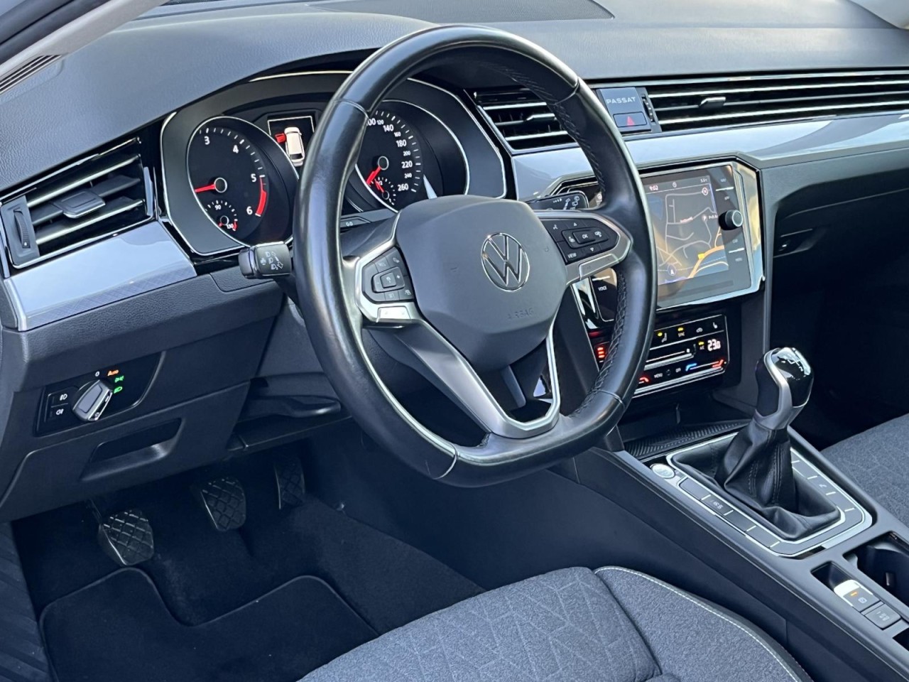 Passat Variant 2,0 TDI Business (Navi+LED+RearView)