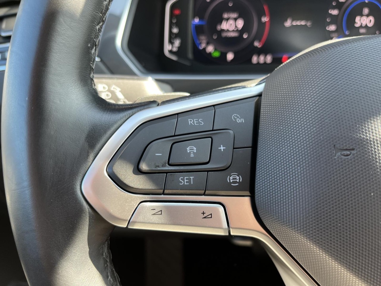 Tiguan Allspace 2,0 TDI DSG 4Motion (AHK+LED+ACC)