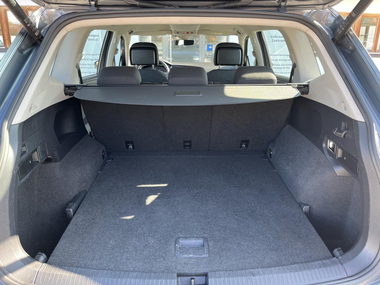 Tiguan Allspace 2,0 TDI DSG 4Motion (AHK+LED+ACC)