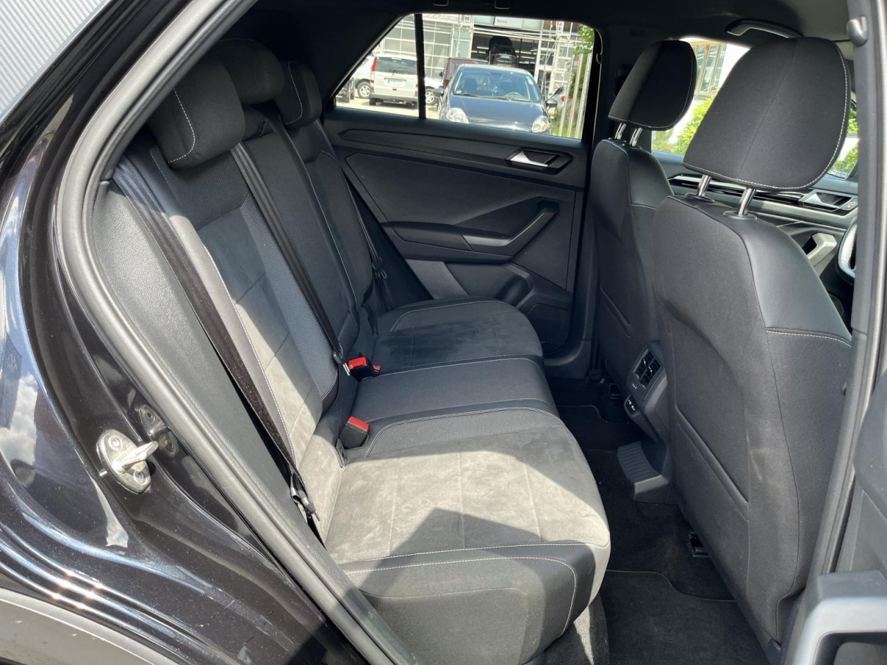 T-Roc 1,5 TSI DSG Black Style (RearView+LED+AppConnect)