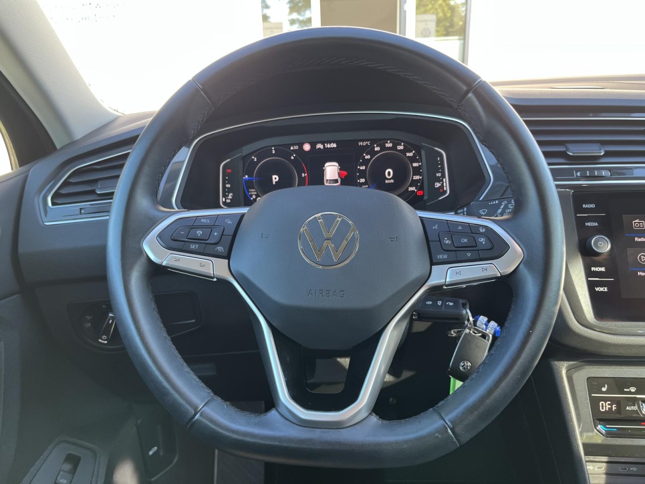 Tiguan 2,0 TDI DSG Elegance (IQLight+Standhzg.)