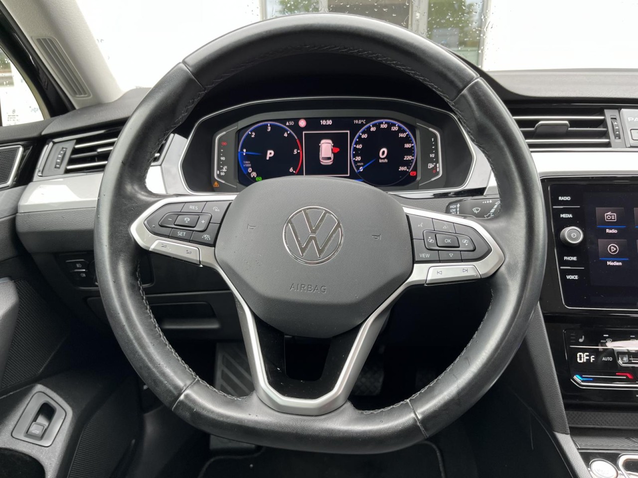 Passat Variant 2,0 TDI DSG Business (LED+Navi+AHK)