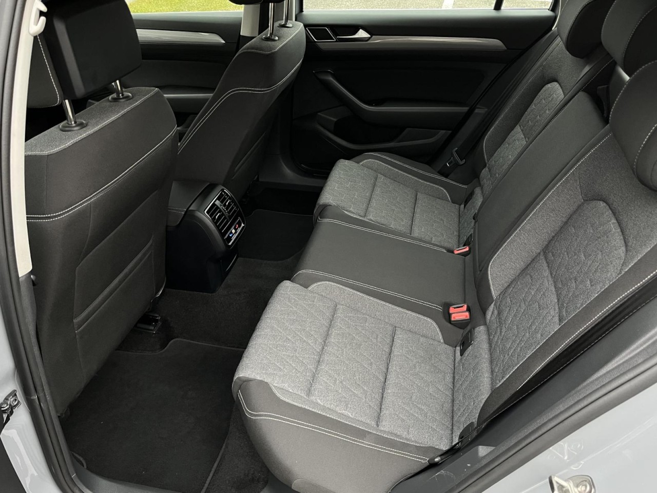 Passat Variant 2,0 TDI Bussines (Navi+LED+ACC)