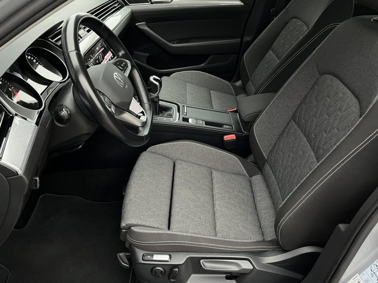 Passat Variant 2,0 TDI Bussines (Navi+LED+ACC)