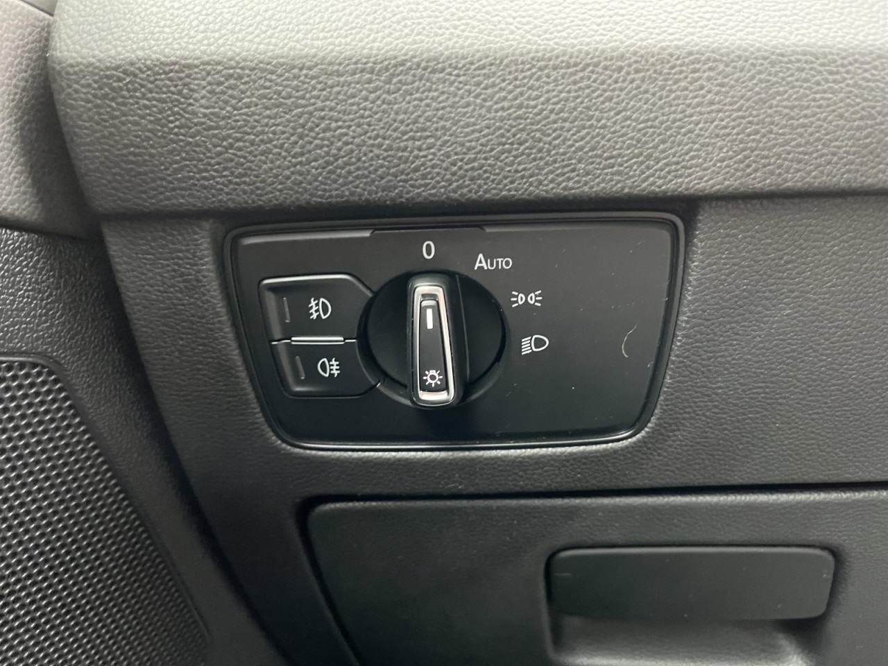 Passat Variant 2,0 TDI DSG (LED+AHK+ACC) Klima