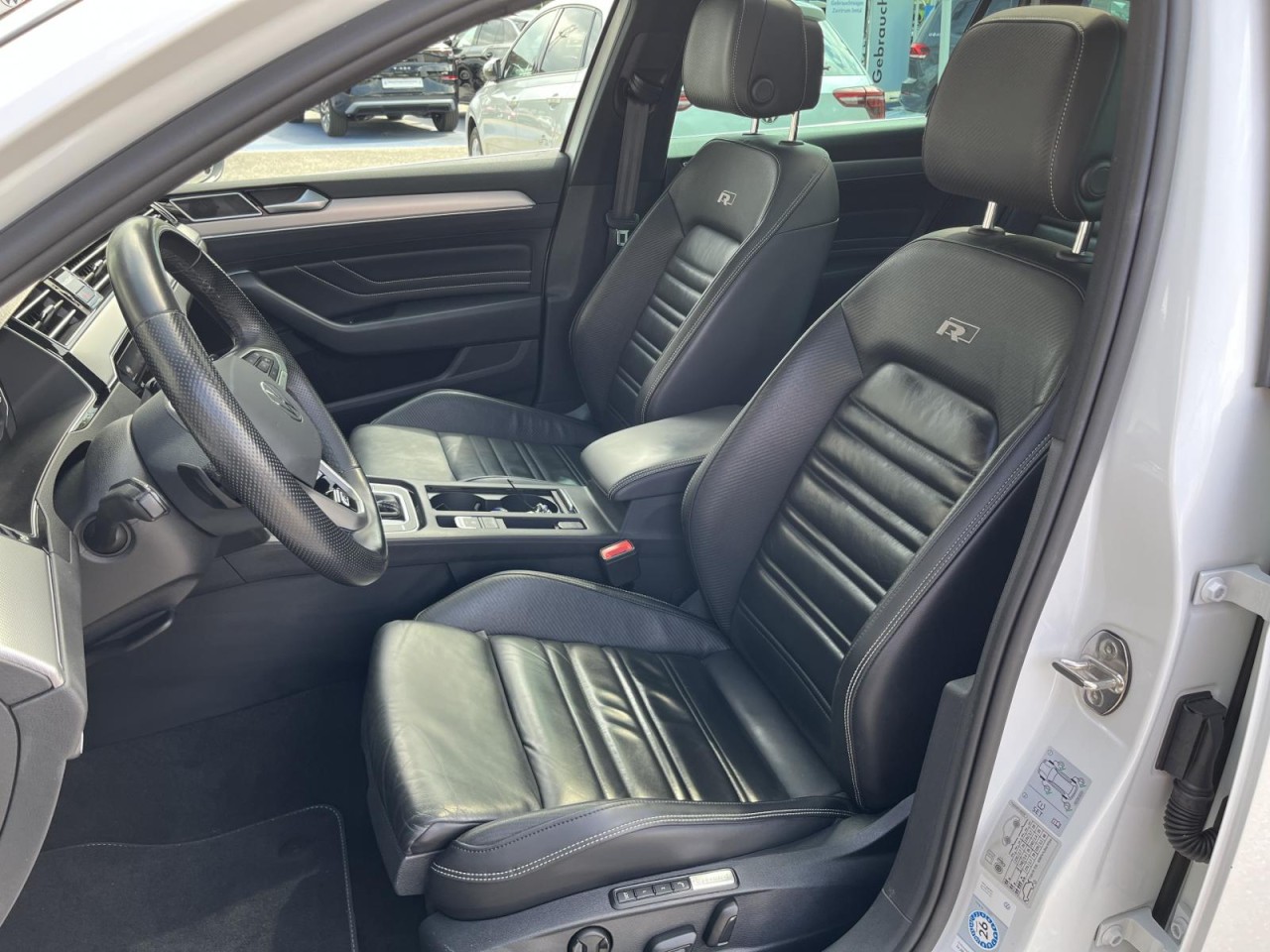 Passat Variant 2,0 TDI DSG 4Motion R-Line (AHK+Navi)
