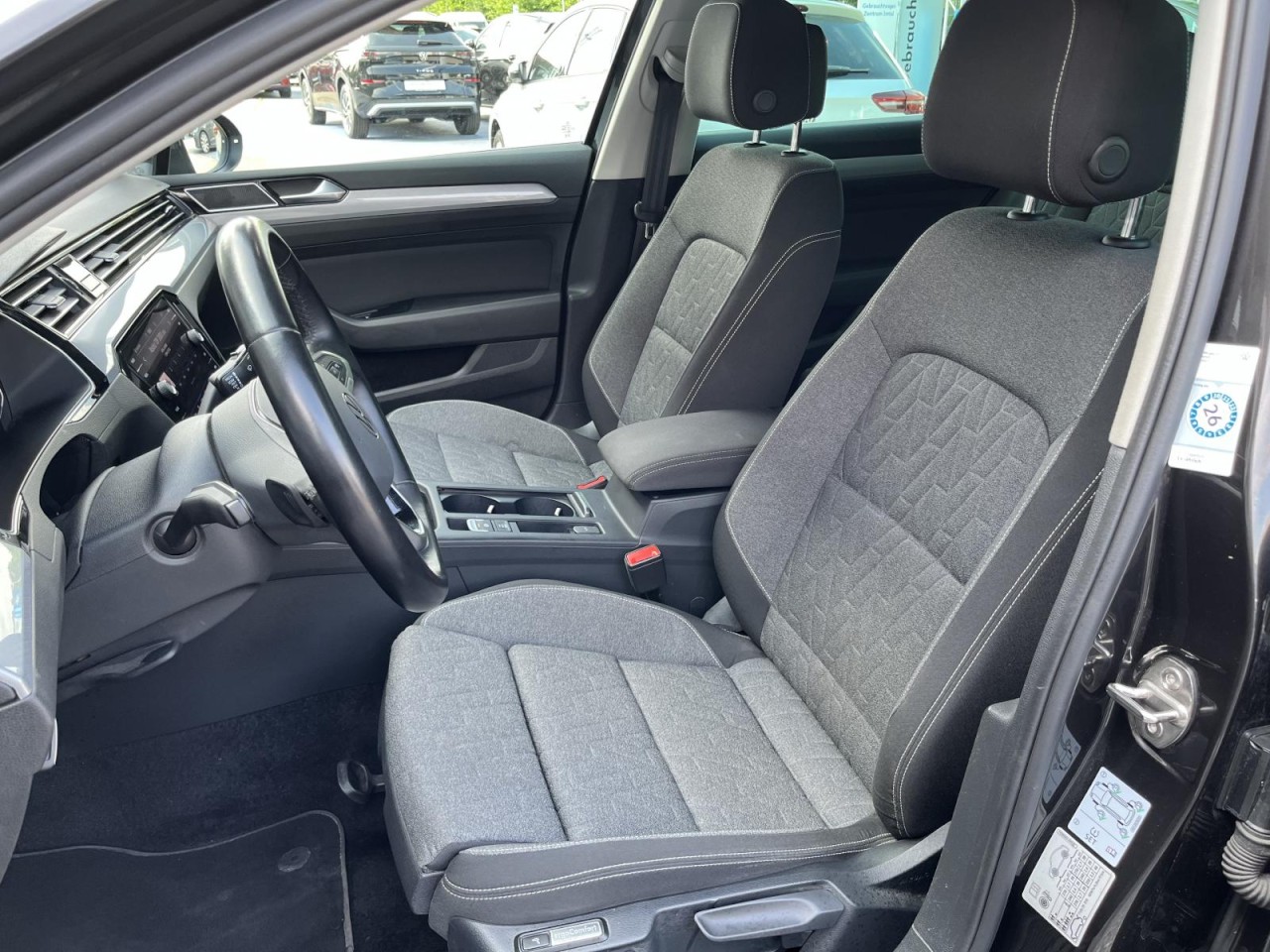 Passat Variant 2,0 TDI DSG Business (AHK+Navi+RearView)