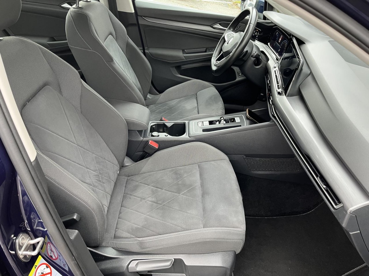 Golf VIII 1,4 eHybrid DSG Style (Navi+RearView+AHK)