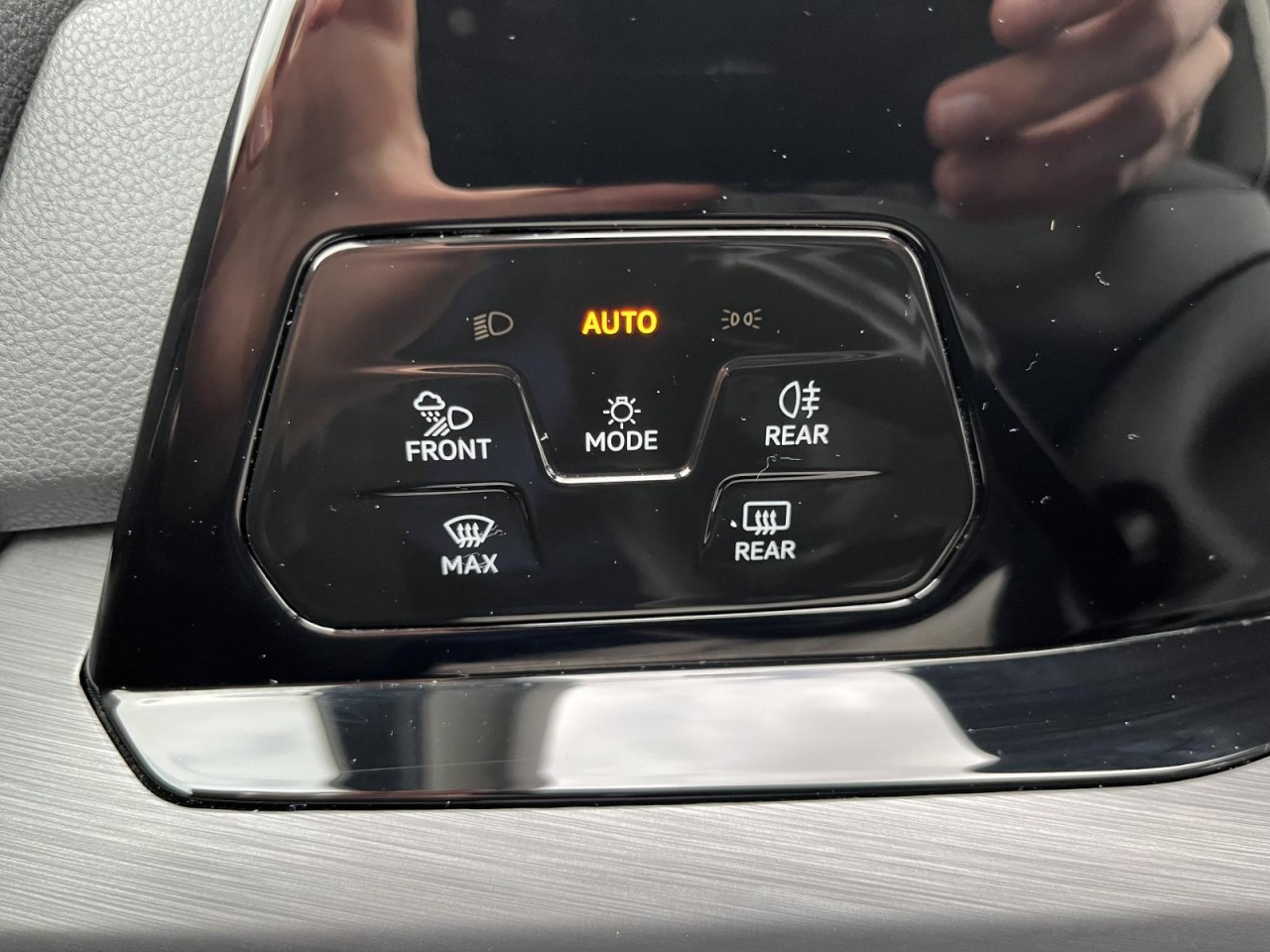 Golf VIII 1,4 eHybrid DSG Style (Navi+RearView+AHK)