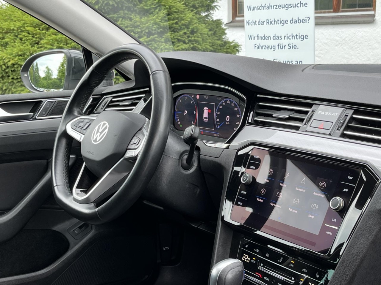 Passat Variant 2,0 TDI DSG Bussiness (AHK+ACC+RearView)