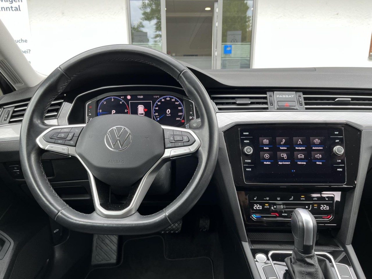 Passat Variant 2,0 TDI DSG Bussiness (AHK+ACC+RearView)