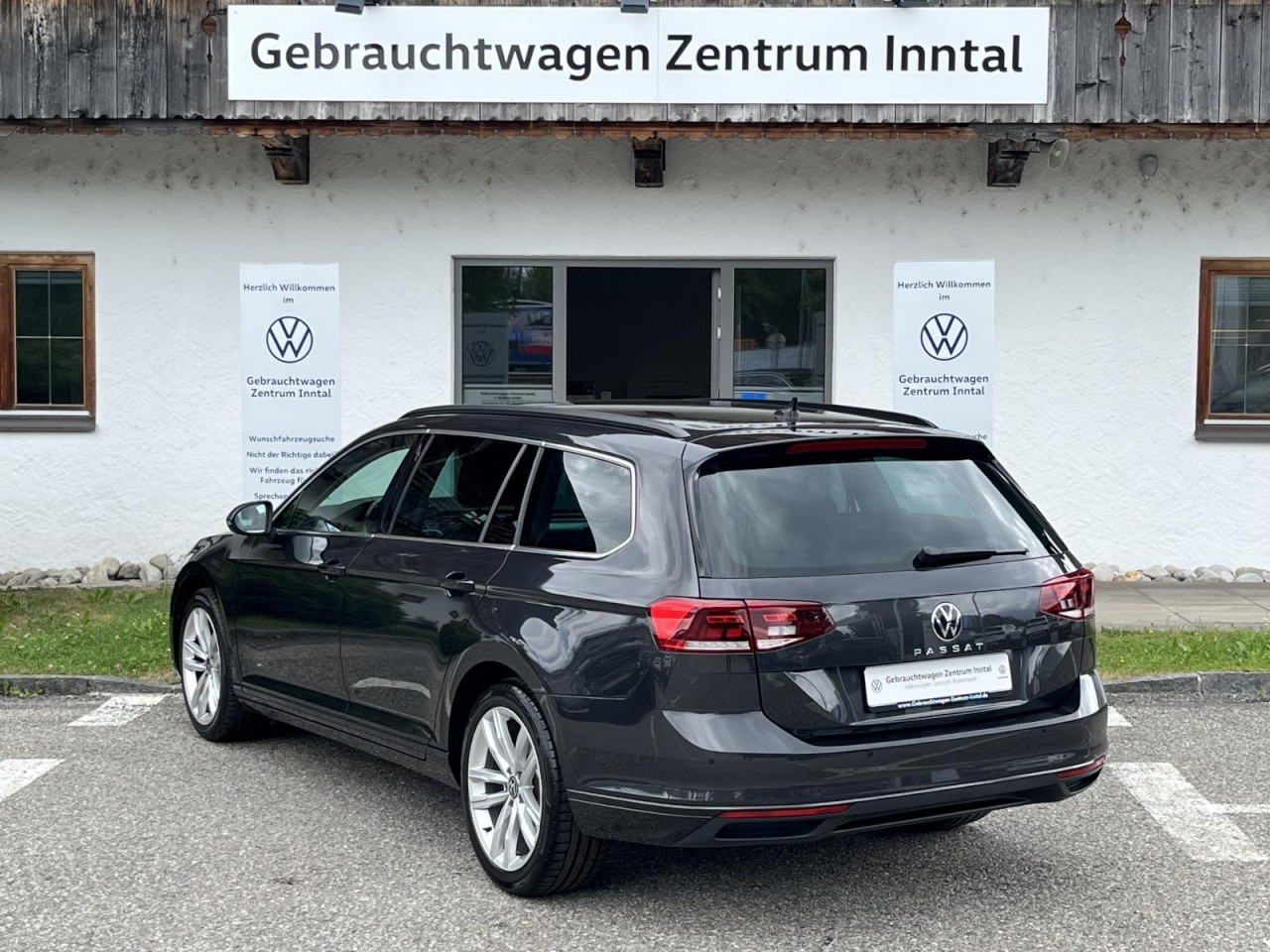 Passat Variant 2,0 TDI DSG Bussiness (AHK+ACC+RearView)