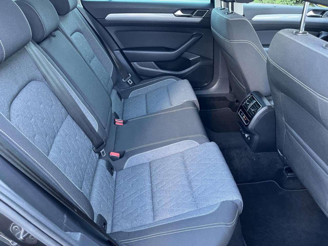 Passat Variant 2,0 TDI DSG Business (Navi+ACC+RearView)