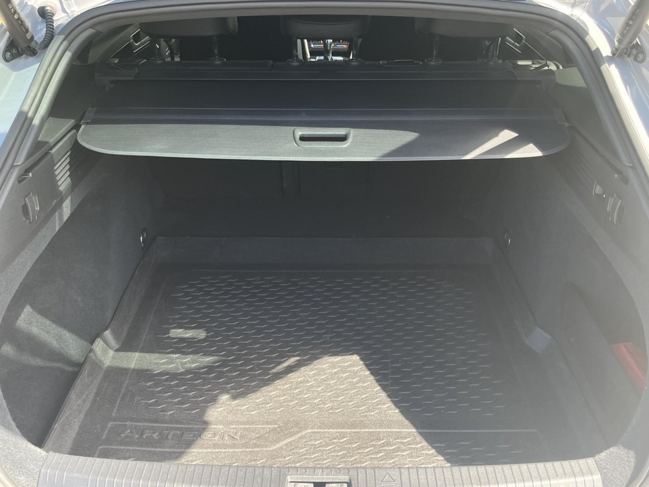 Arteon Shootingbrake 2,0 TDI DSG R-Line (AHK+DCC+Navi)