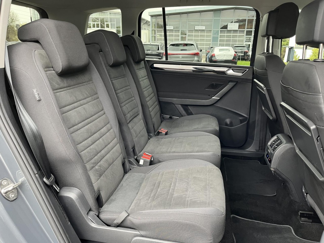 Touran 2,0 TDI DSG Highline (AHK+RearView)