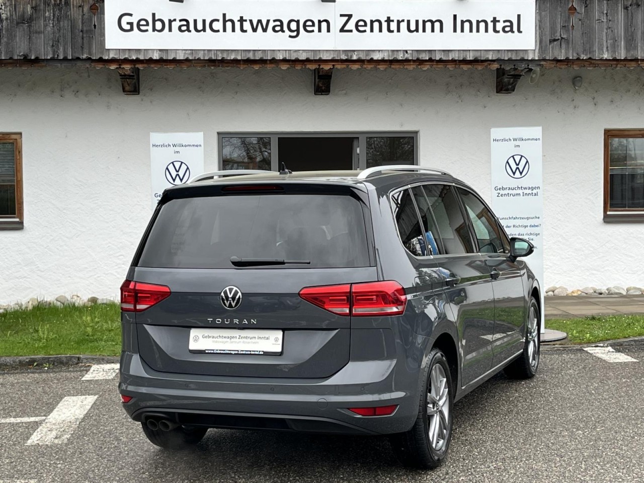Touran 2,0 TDI DSG Highline (AHK+RearView)