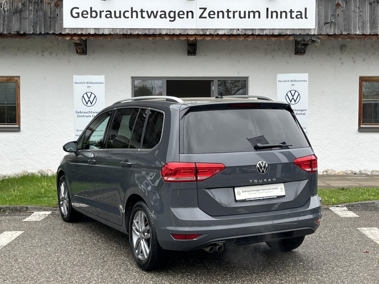 Touran 2,0 TDI DSG Highline (AHK+RearView)