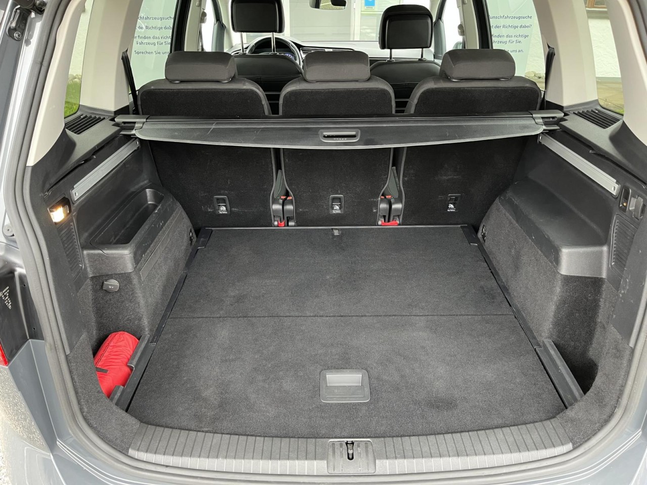 Touran 2,0 TDI DSG Highline (AHK+RearView)