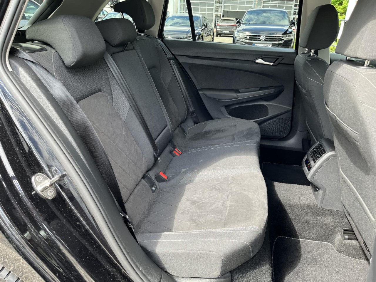Golf VIII Variant 2,0 TDI DSG Style (LED+ACC+RearView)