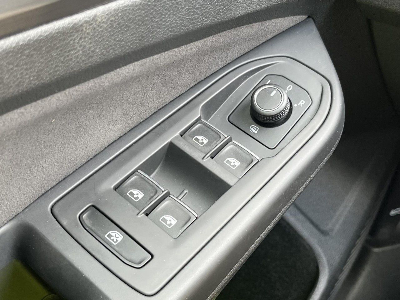 Golf VIII Variant 2,0 TDI DSG Style (LED+ACC+RearView)