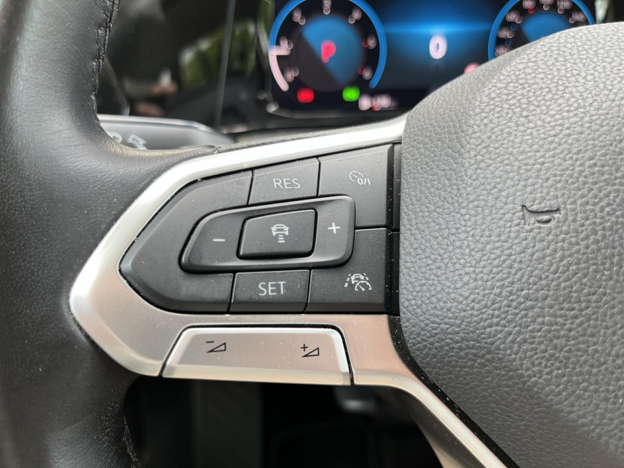 Golf VIII Variant 2,0 TDI DSG Style (LED+ACC+RearView)