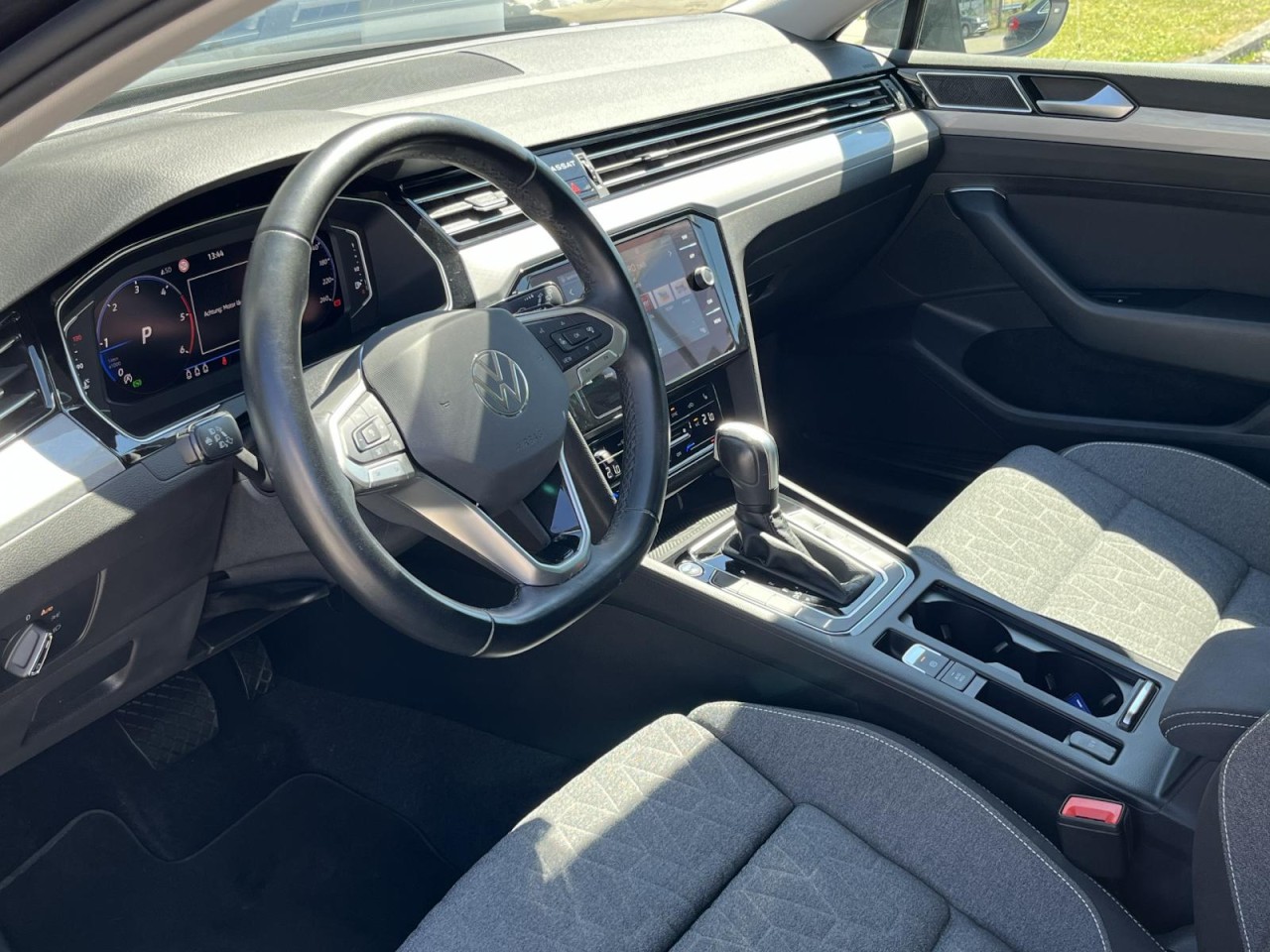 Passat Variant 2,0 TDI DSG Business (AHK+RearView+Navi)