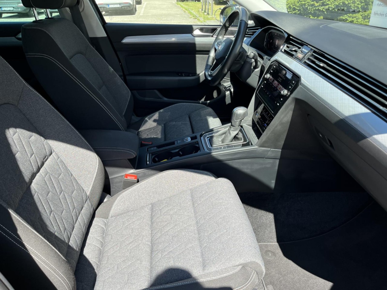 Passat Variant 2,0 TDI DSG Business (AHK+RearView+Navi)