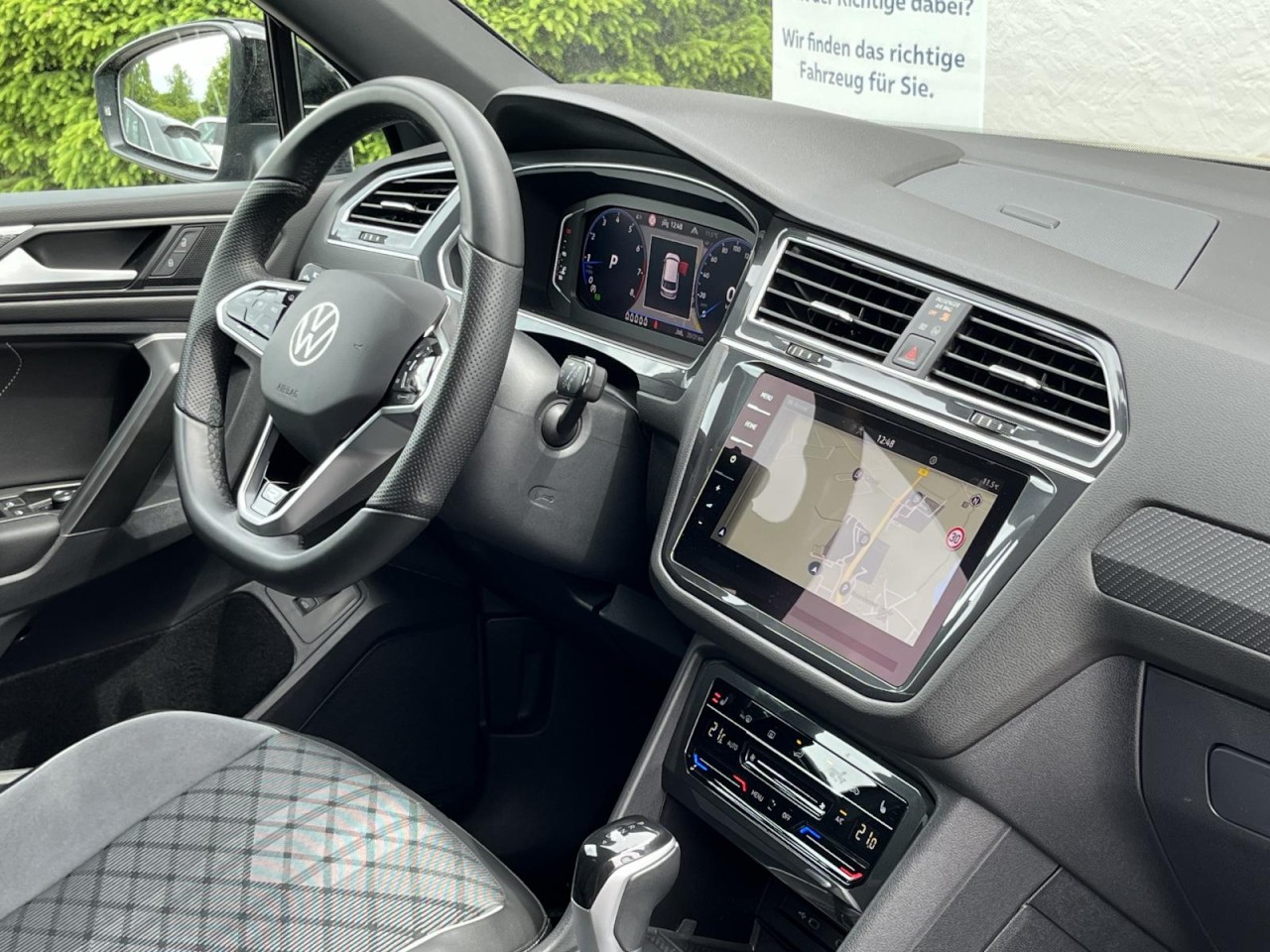 Tiguan Allspace R-Line 2,0 TSI DSG BlackStyle 7-Sitzer 4Motion (RearView+DCC)