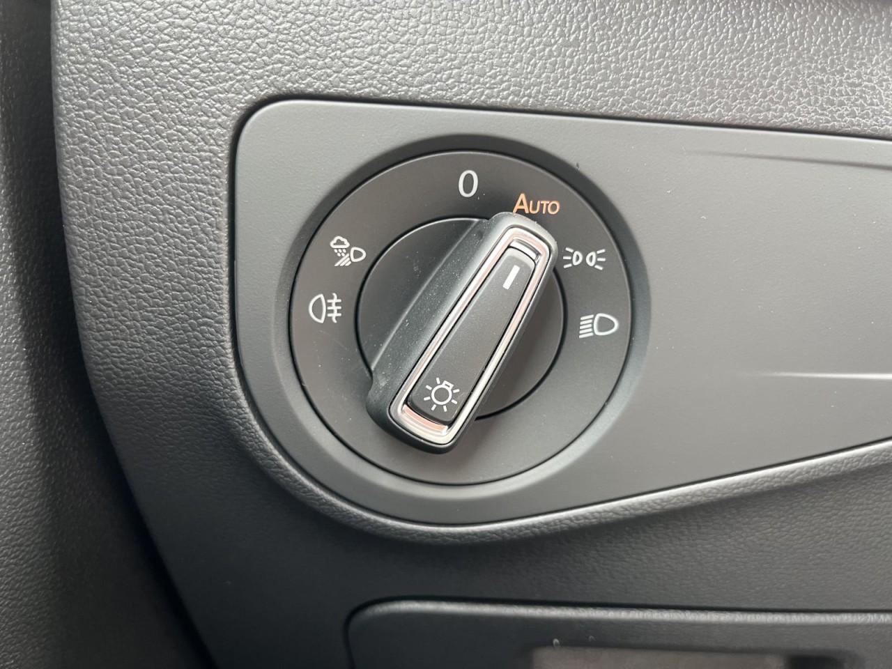 Tiguan Allspace R-Line 2,0 TSI DSG BlackStyle 7-Sitzer 4Motion (RearView+DCC)