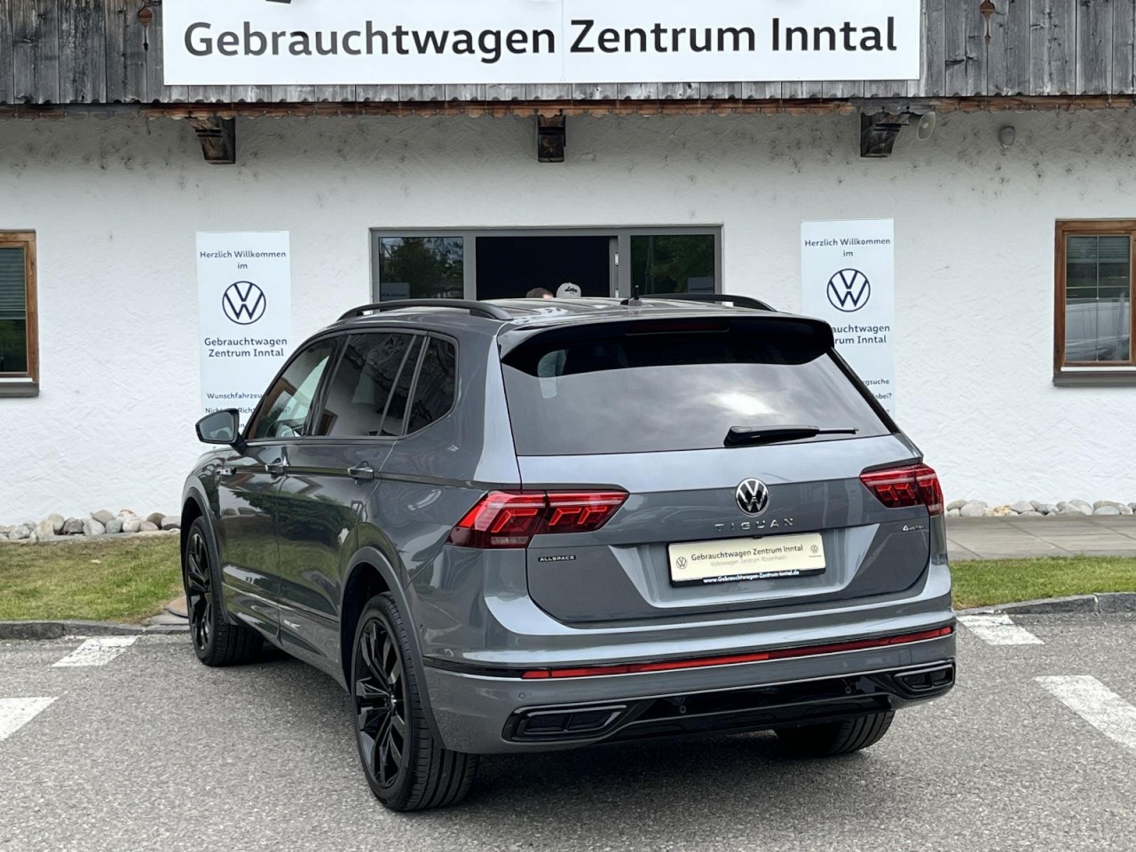 Tiguan Allspace R-Line 2,0 TSI DSG BlackStyle 7-Sitzer 4Motion (RearView+DCC)