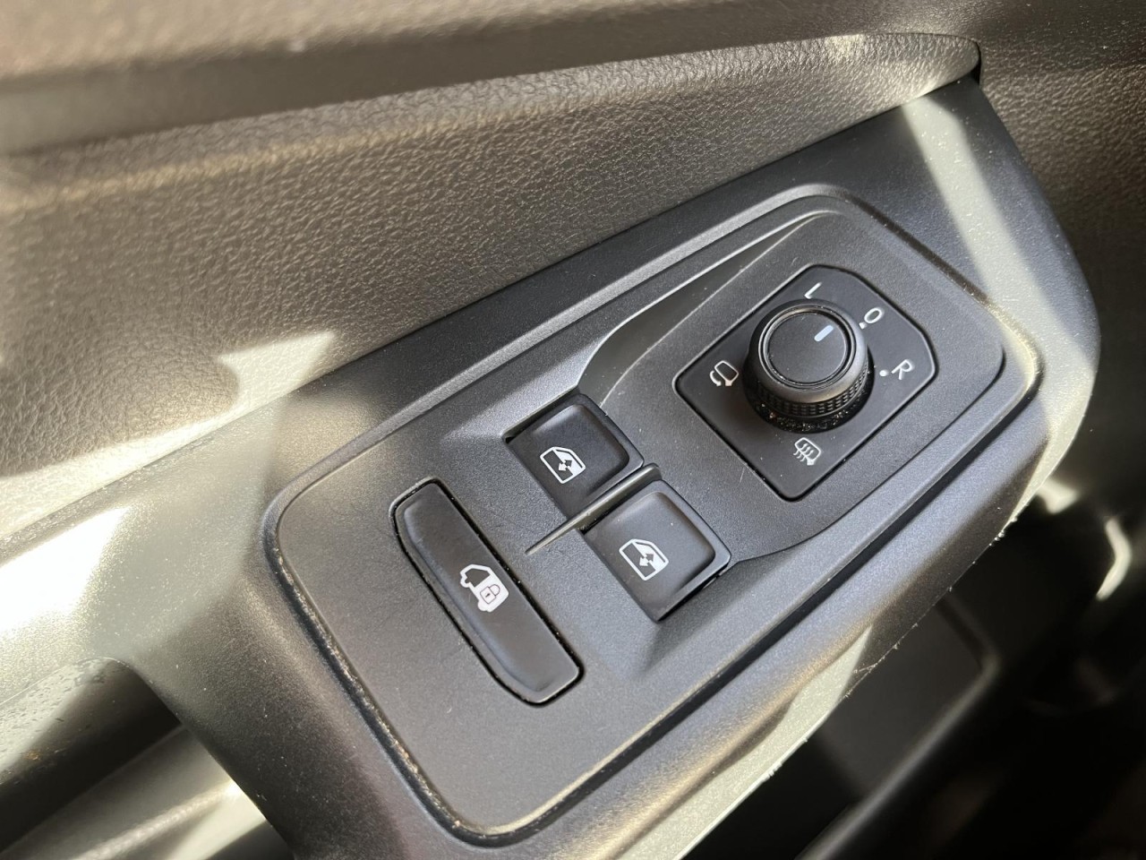 Caddy Cargo 2.0 TDI DSG (Navi+LED+RearView+Standh.)