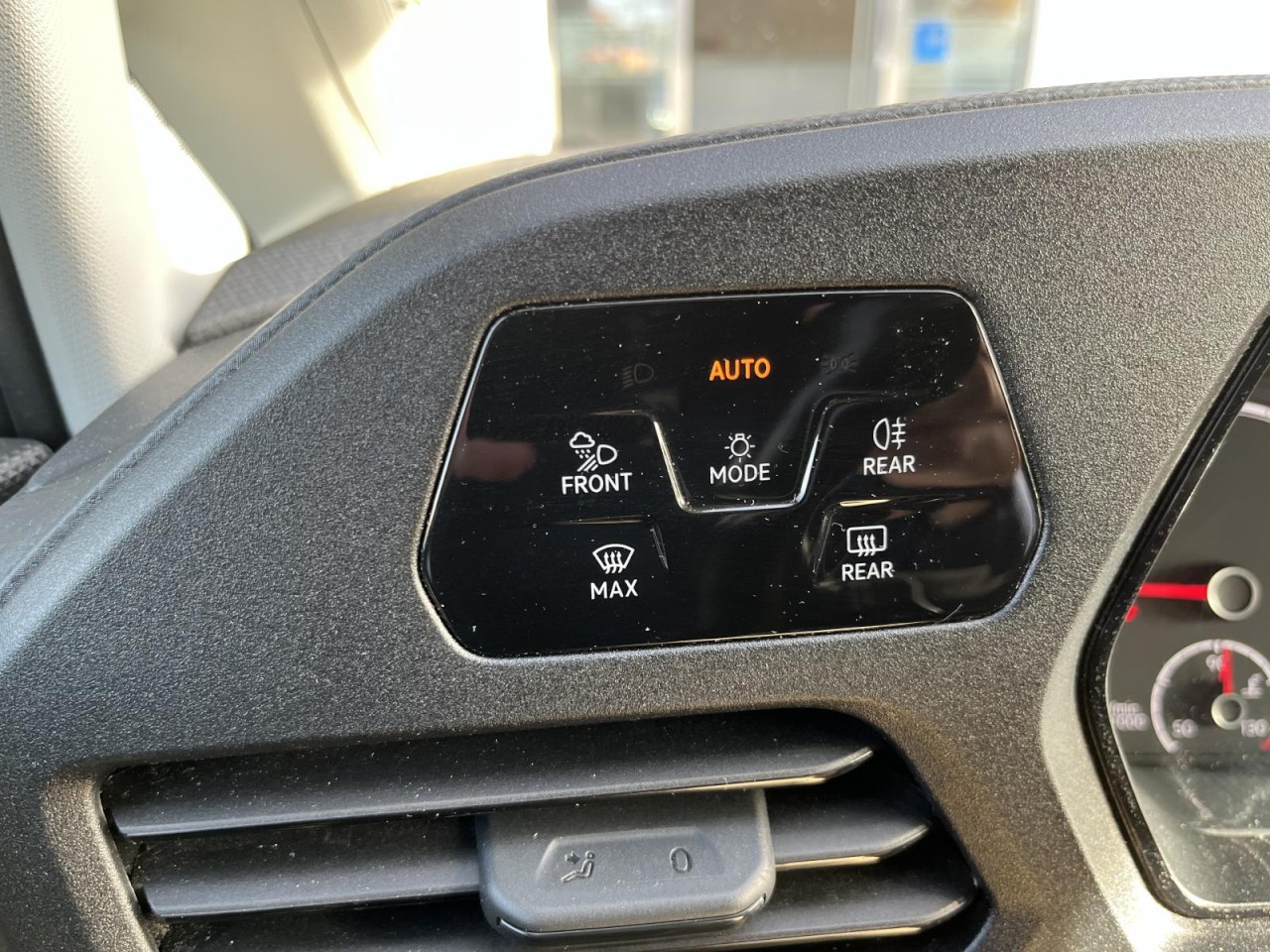 Caddy Cargo 2.0 TDI DSG (Navi+LED+RearView+Standh.)