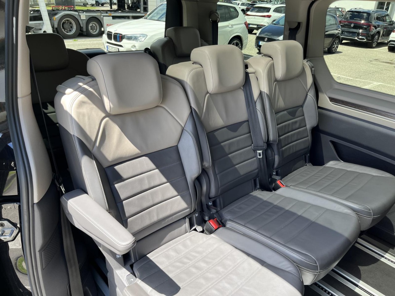 Multivan T7 1,4 TSI eHybrid Style KÜ (AHK+IQLight+Standhzg.)
