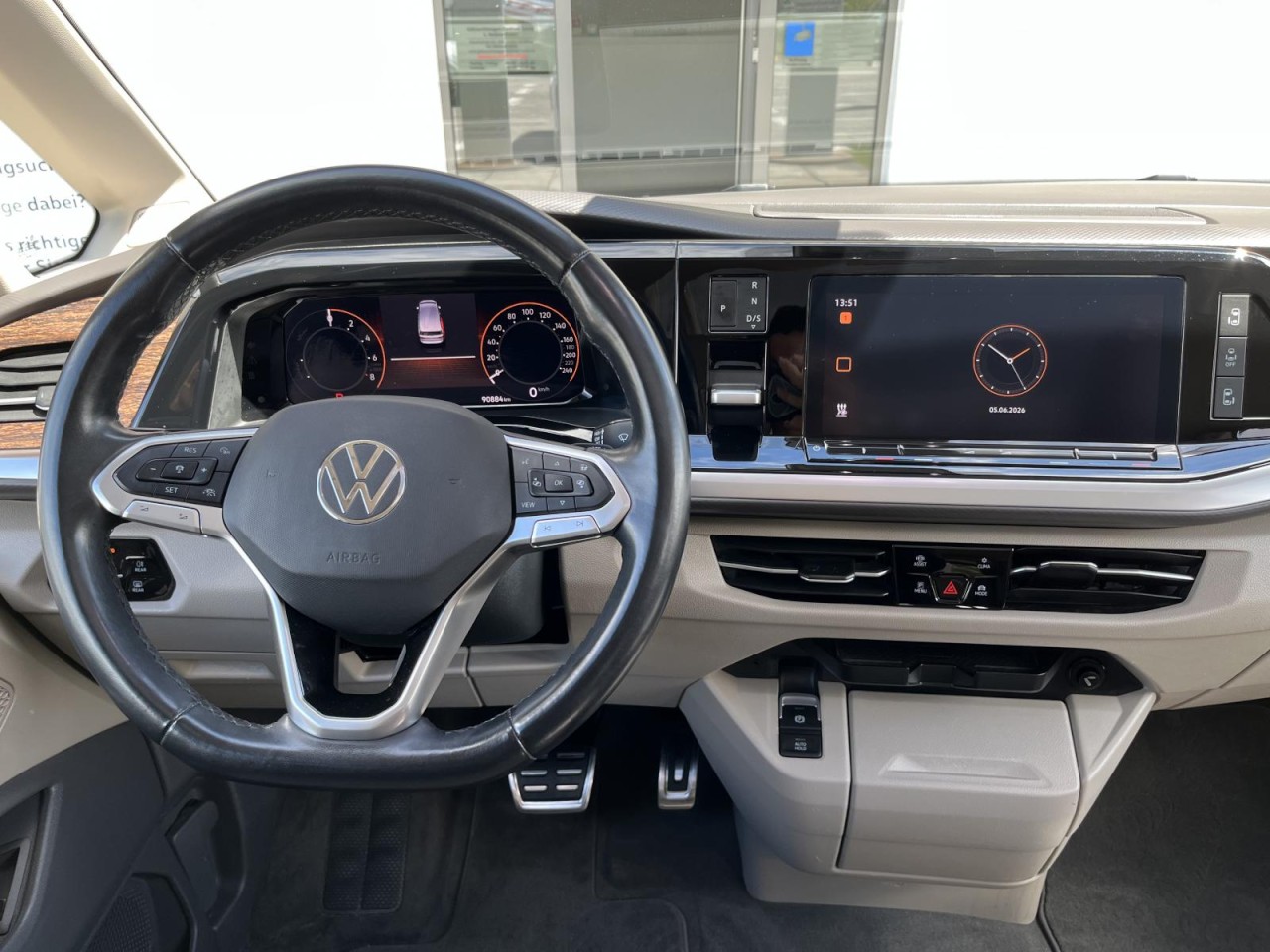 Multivan T7 1,4 TSI eHybrid Style KÜ (AHK+IQLight+Standhzg.)
