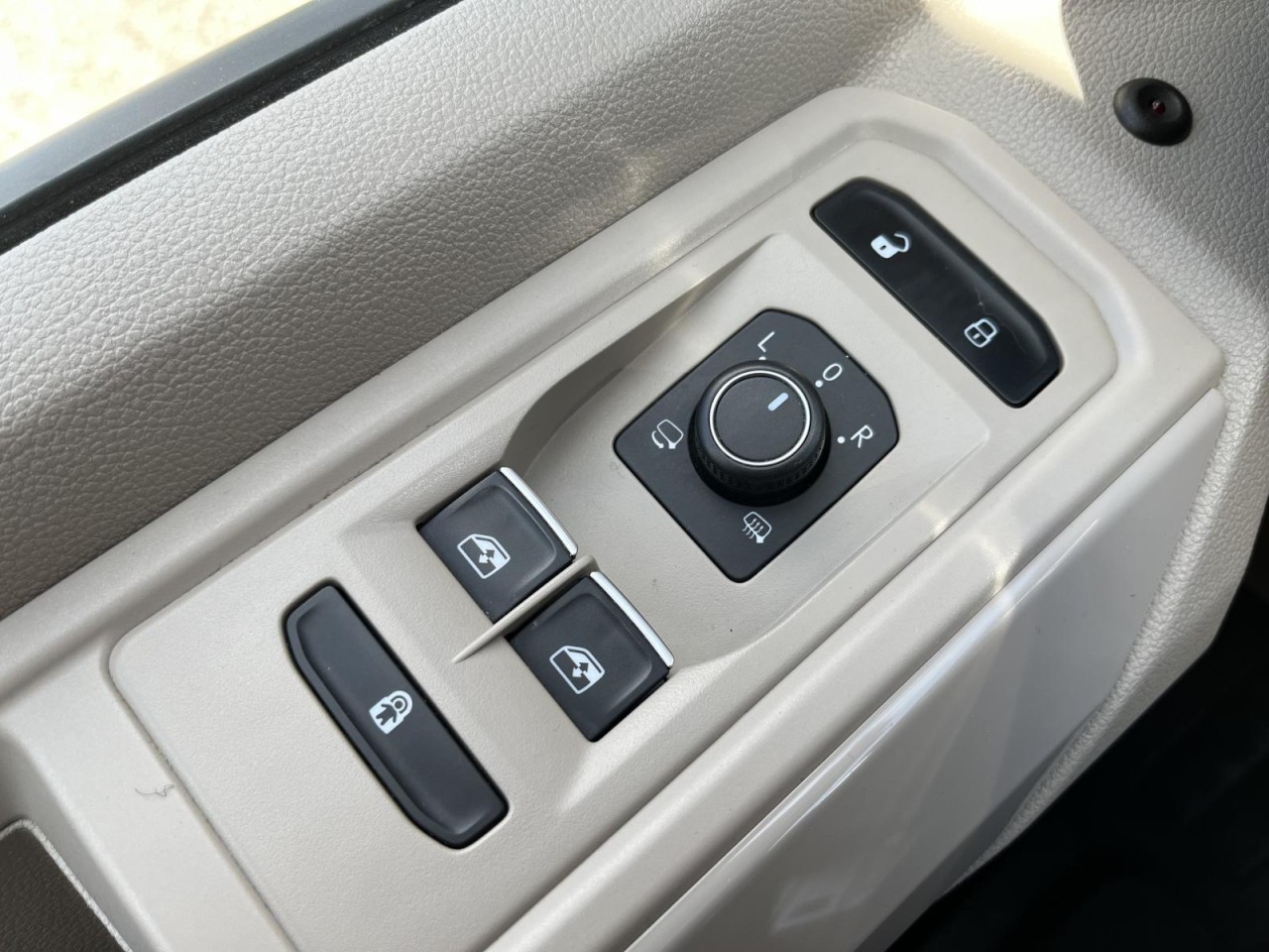 Multivan T7 1,4 TSI eHybrid Style KÜ (AHK+IQLight+Standhzg.)