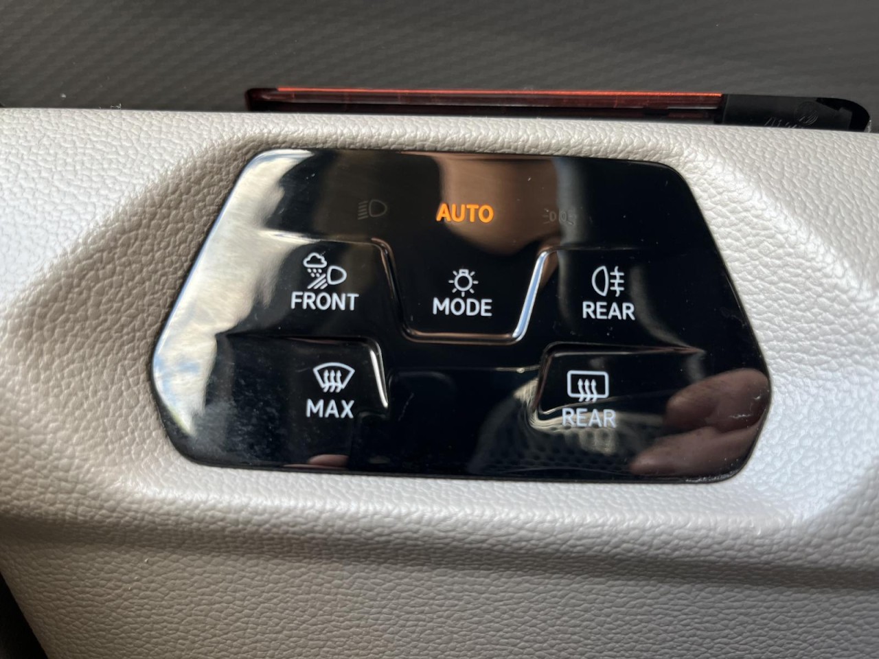 Multivan T7 1,4 TSI eHybrid Style KÜ (AHK+IQLight+Standhzg.)