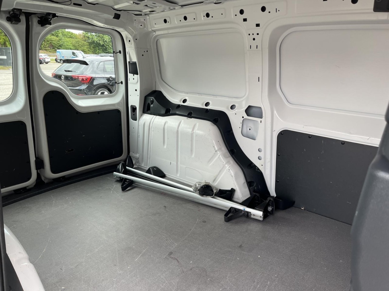 Caddy Maxi Commerce Cargo EcoProfi 2,0 TDI (AHK+Navi+Klima)