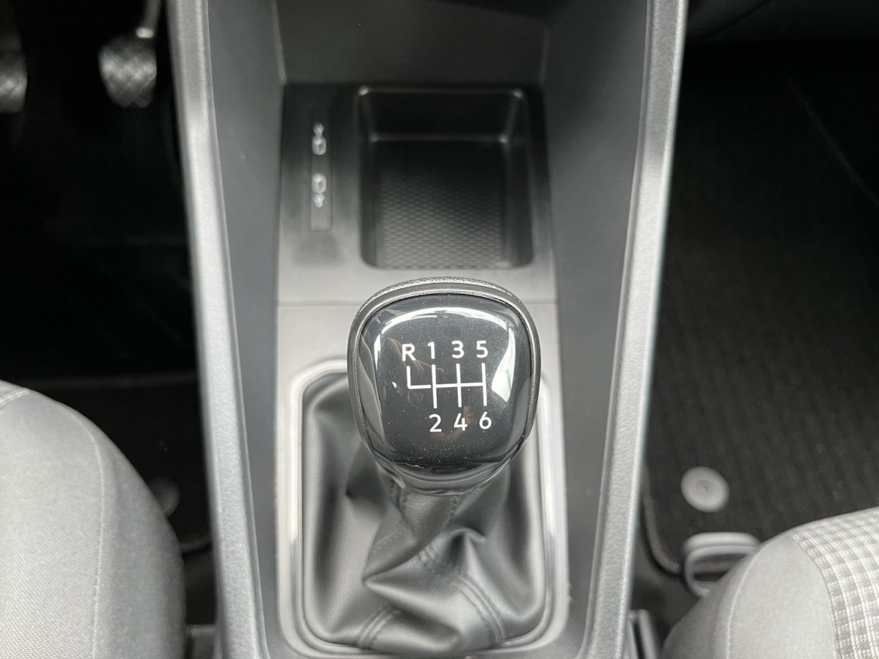 Caddy Maxi Commerce Cargo EcoProfi 2,0 TDI (AHK+Navi+Klima)