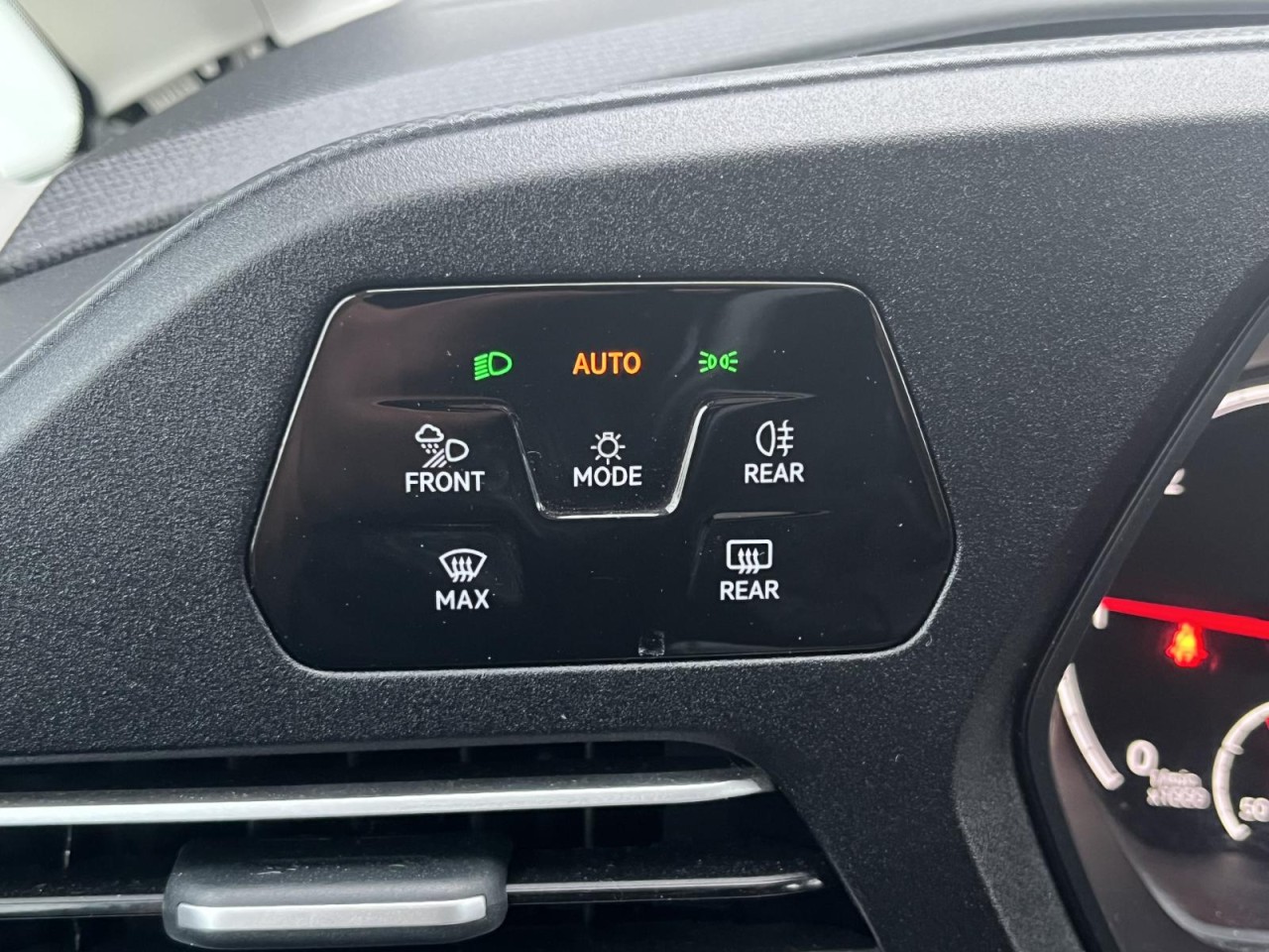 Caddy Move 2,0 TDI (Klima+LED+RearView+ACC)