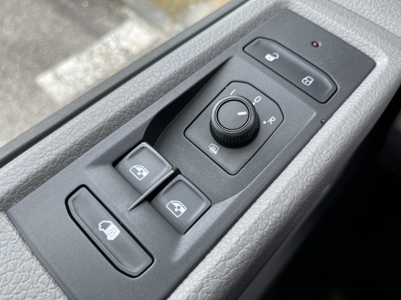 Transporter Kasten T6.1 KR 2,0 TDI (Klima+Navi+RearView)