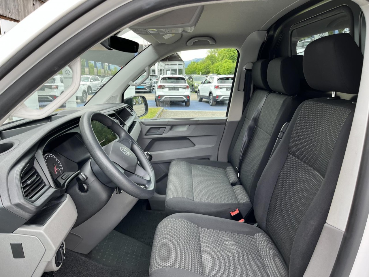 Transporter Kasten T6.1 KR 2,0 TDI (Klima+Navi+RearView)