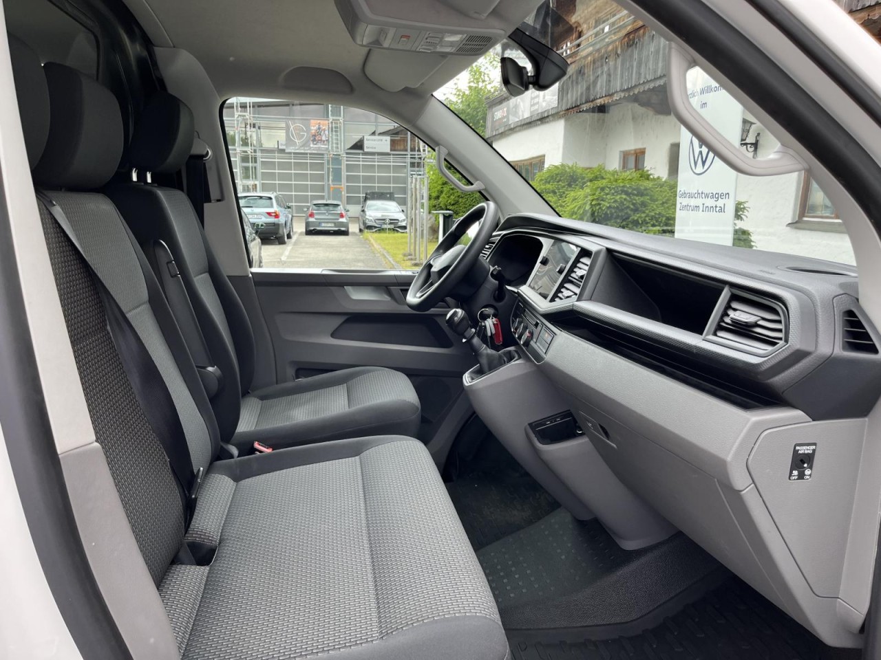 Transporter Kasten T6.1 KR 2,0 TDI (Klima+Navi+RearView)